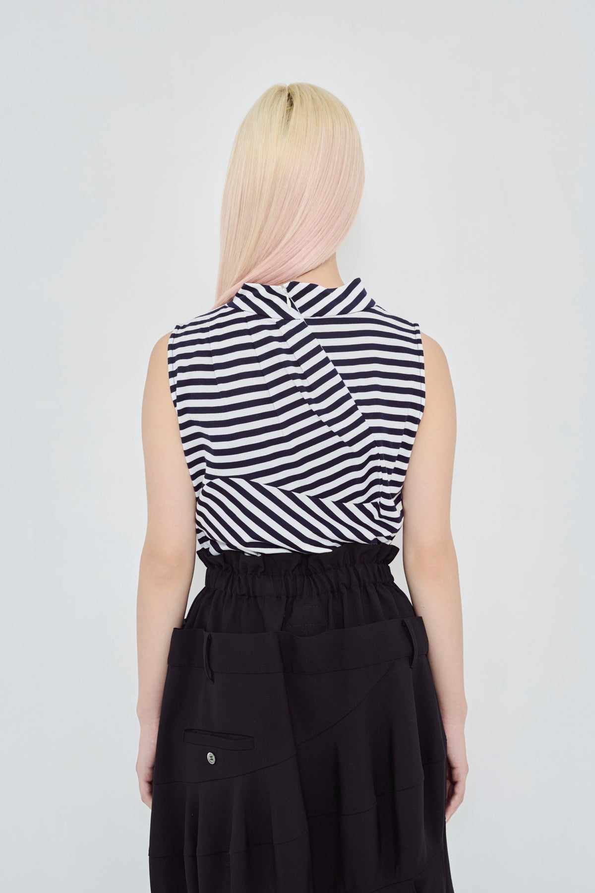 wave sleeveless tops