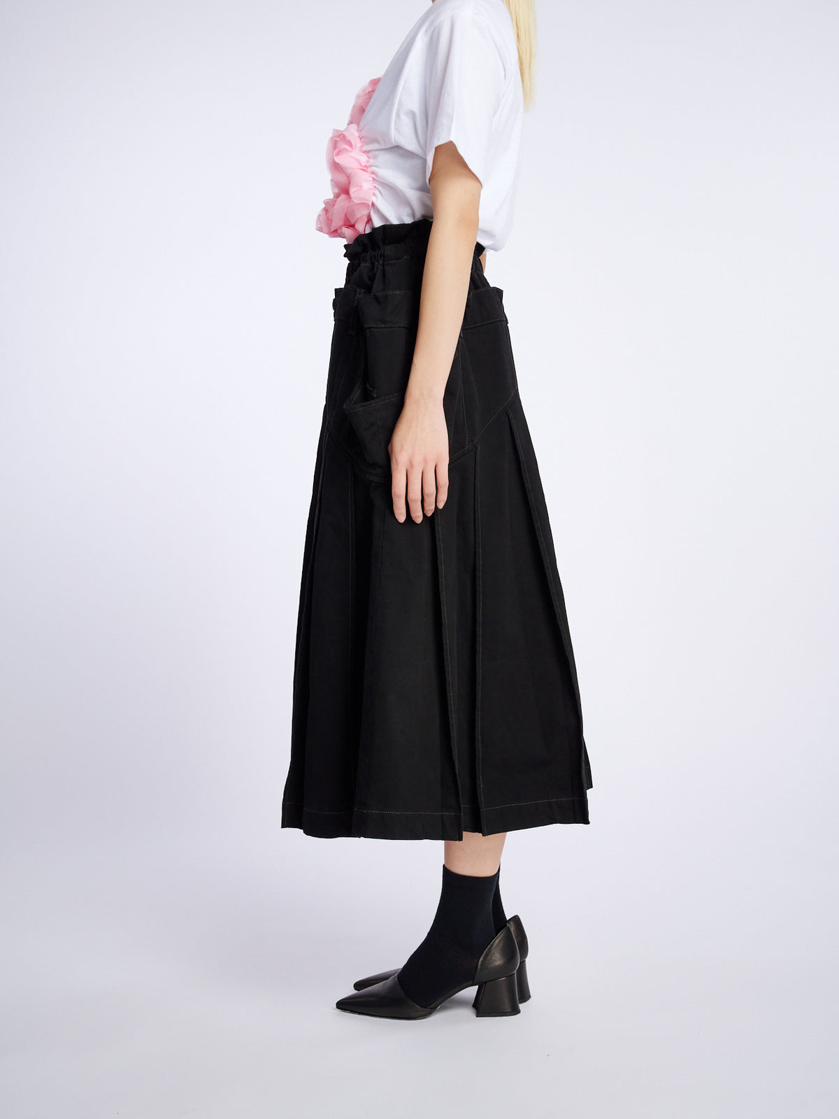 look-forward skirt