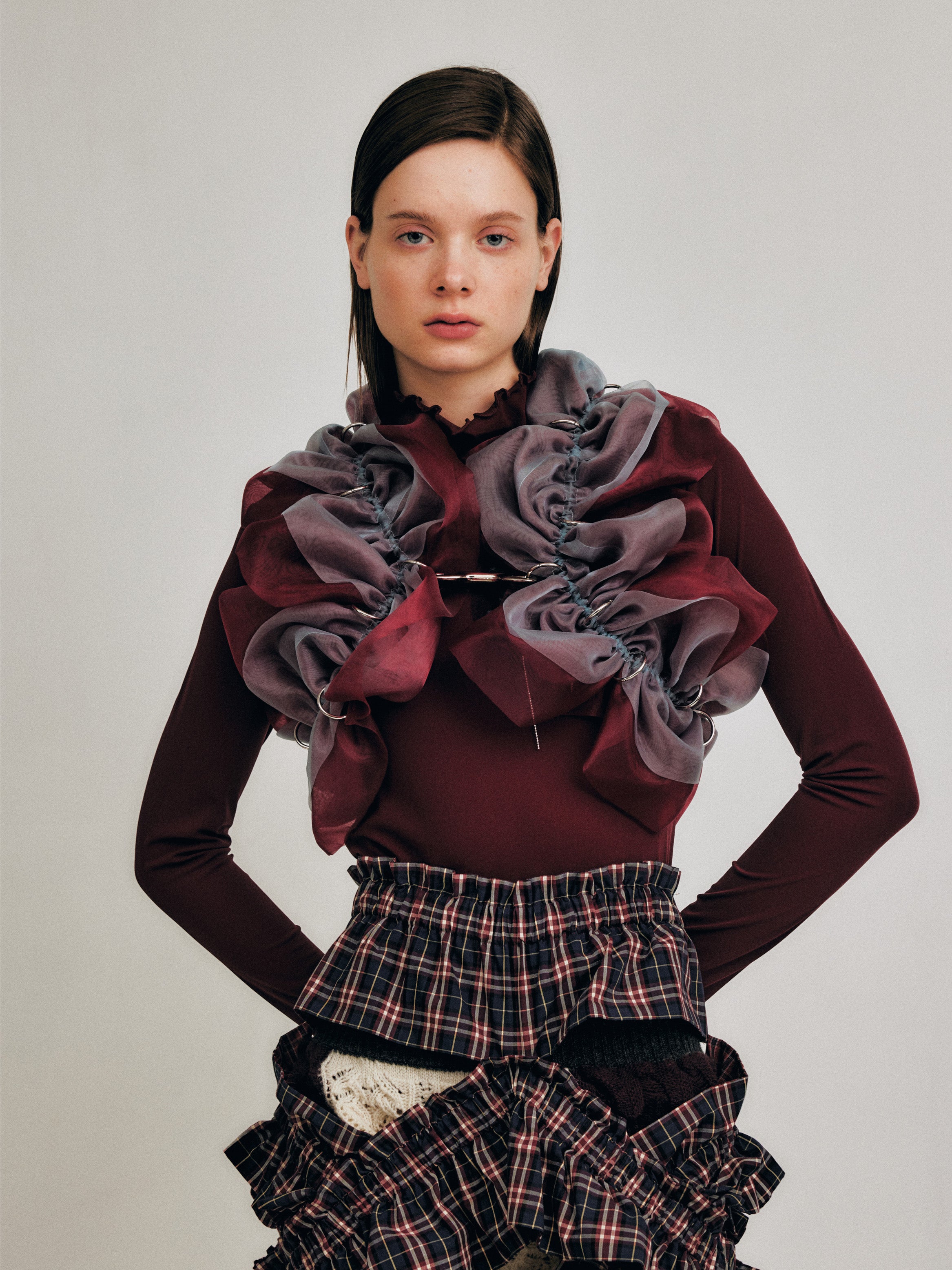 新品✨レア✨ PLEATS PLEASE ハイネック 半袖 トップス 白 黒 ハイネック5分丈レーストップス 3サイズ シアートップス[品番