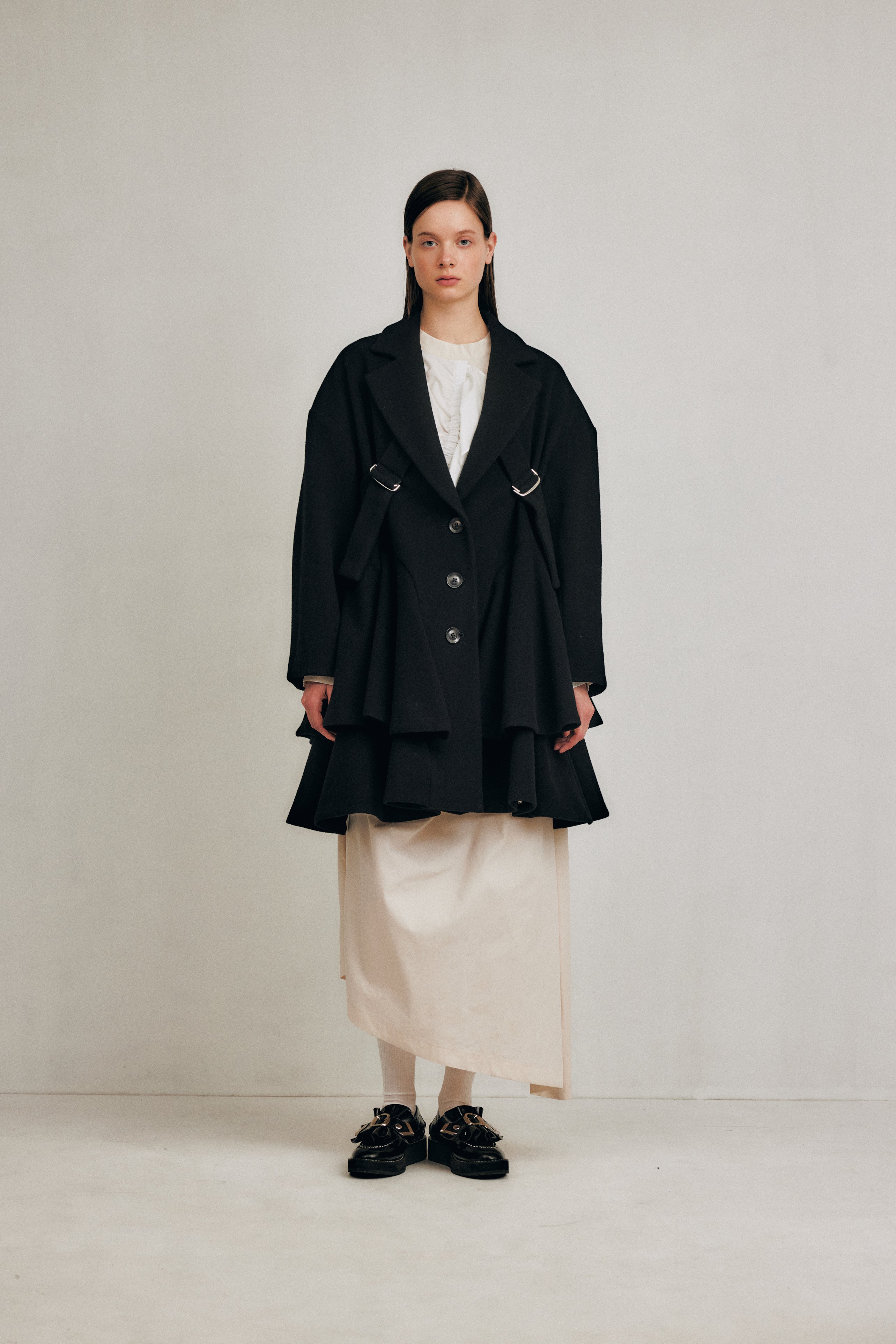 芦*屋様 最終値下げ価格HOUGA ブラックルックフォワードコート 芦*屋様 最終値下げ価格HOUGA ブラックルックフォワードコート